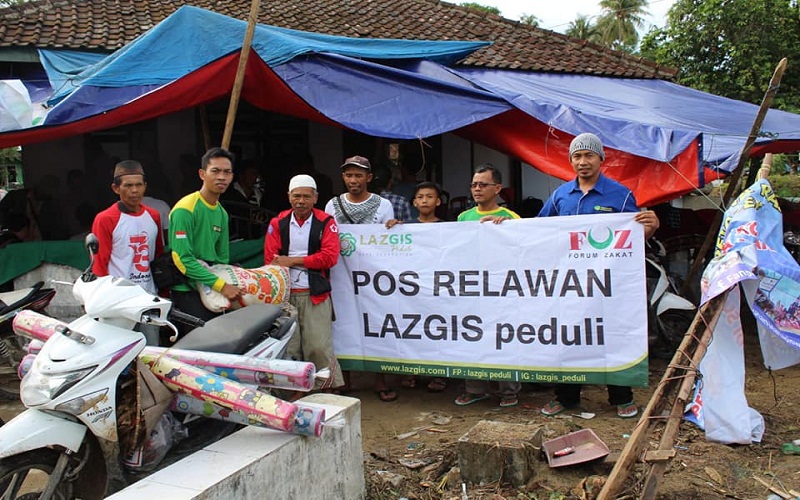 Tembus Wilayah Terdampak Tsunami Selat Sunda, Tim LAZGIS Salurkan Logistik Kemanusiaan